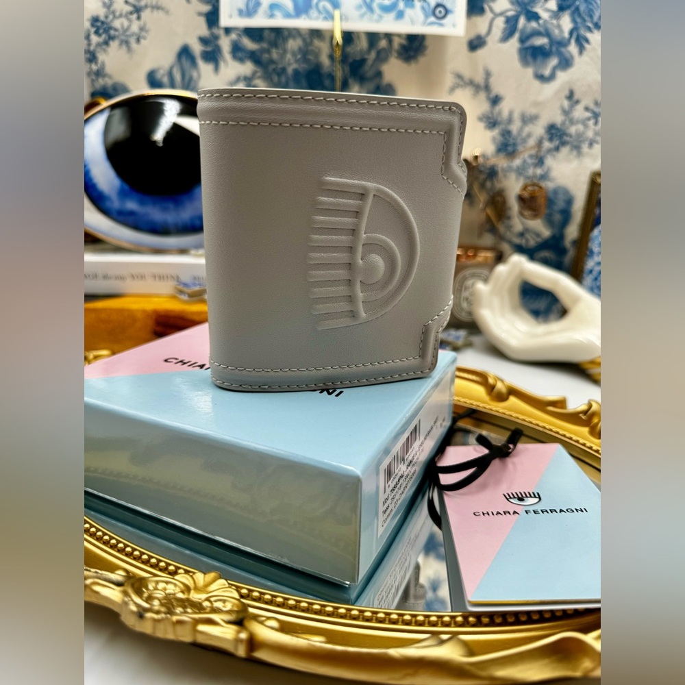 🆕 CHIARA FERRAGNI 🧿 BNIB Range A Eyelike Bifold Wallet, Grey - Picture 15 of 16